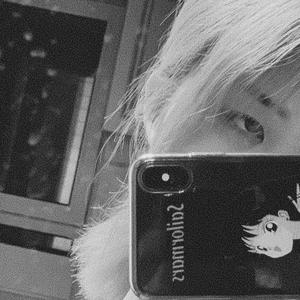 黑丝美女被肏膏潮
